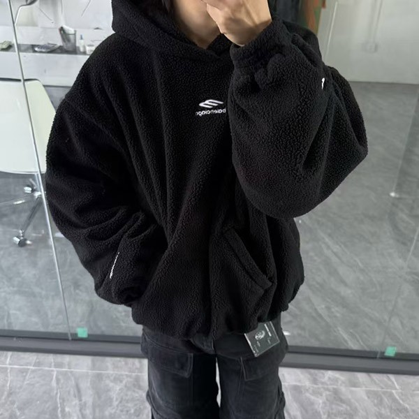 バレンシアガ ロゴ パーカー 偽物 hooded fleece jacket with hood Black 810113TQQ02